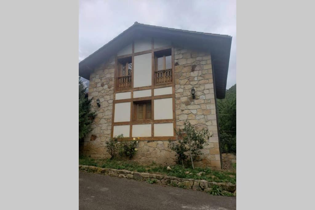Вілла Casa El Vinadal Arguebanes Екстер'єр фото