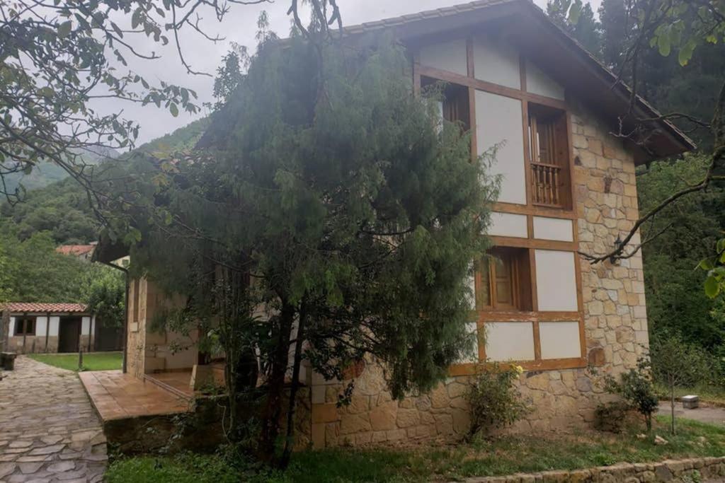 Вілла Casa El Vinadal Arguebanes Екстер'єр фото